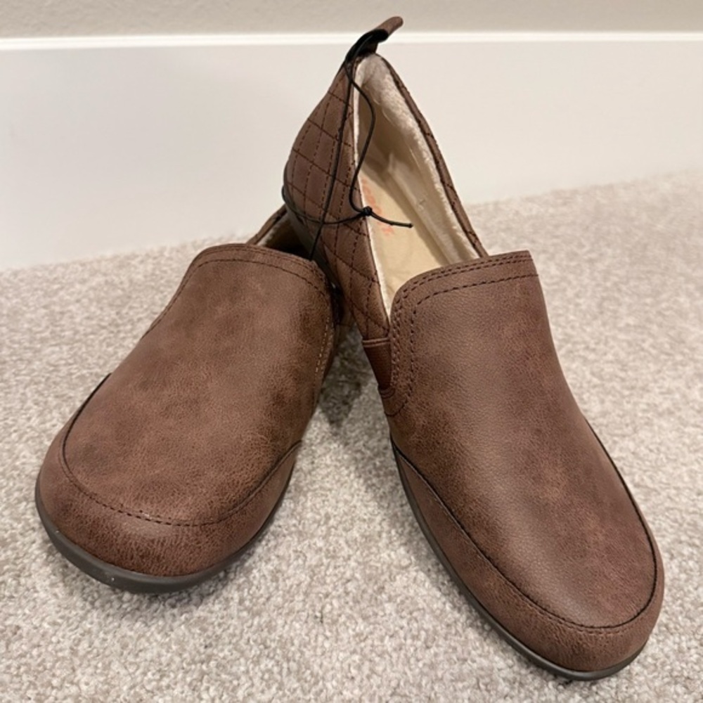 NWB JSport Lisa women’s brown casual comfy slip on shoes size 9